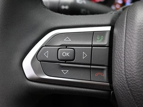 Used 2026 Jeep Compass Latitude AWD/4WD image 28