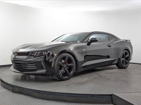 Used 2018 Chevrolet Camaro LT RWD image 2