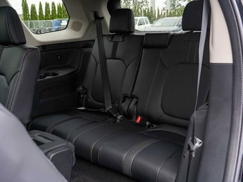 New 2025 Honda Pilot Touring image 12