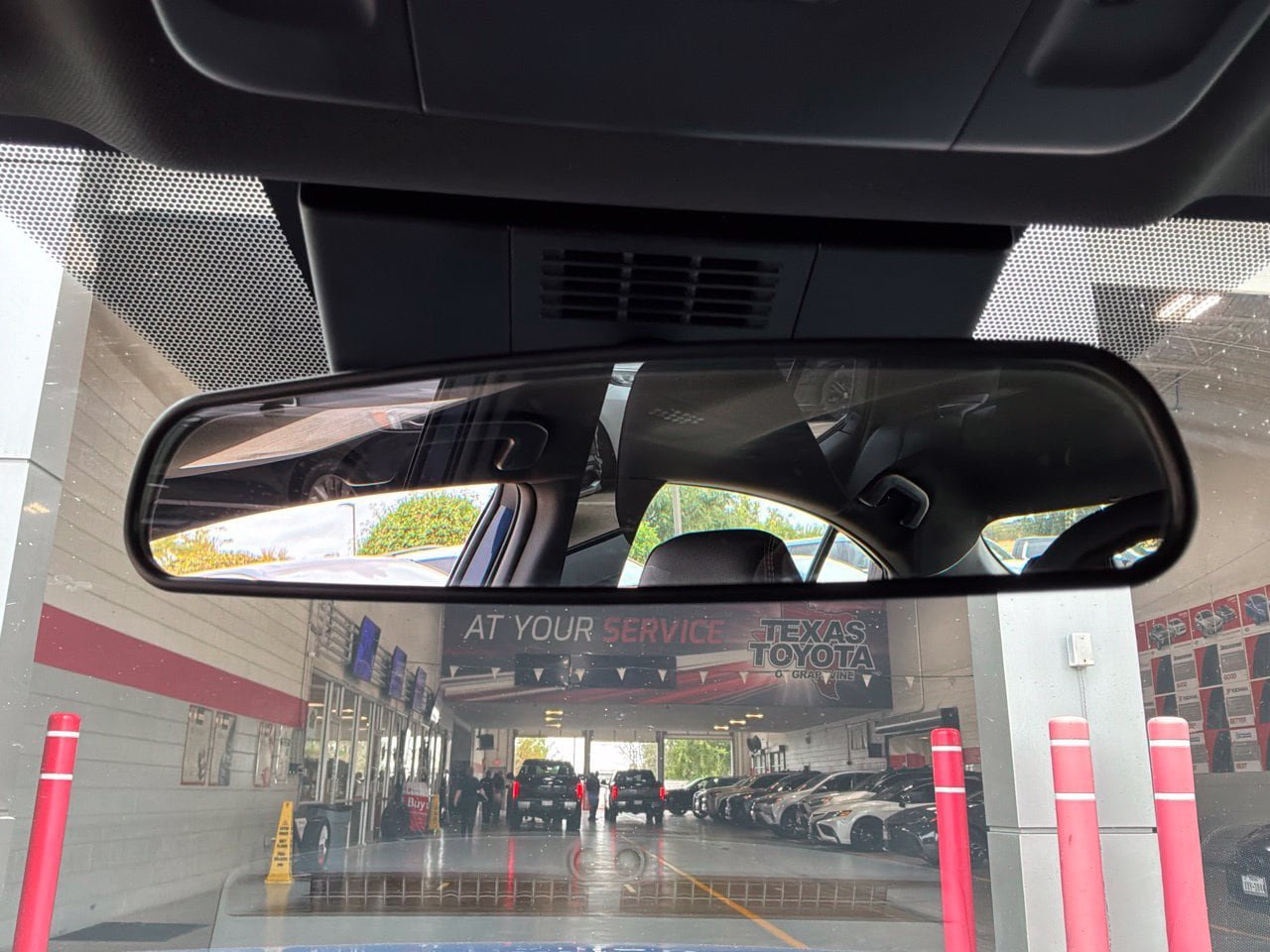 Used 2026 Toyota Camry SE FWD image 19