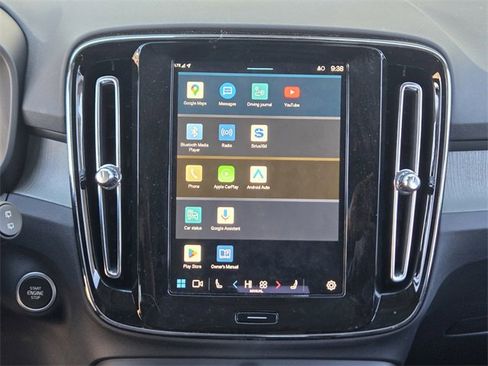 Used 2025 Volvo XC40 B5 Core image 20