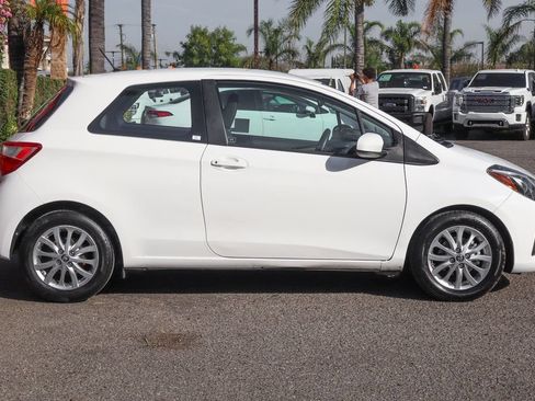 Used 2018 Toyota Yaris LE w/ Carpet Mat Package FWD image 10