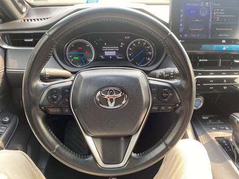 Used 2021 Toyota Venza Limited w/ Advanced Technology Package image 6