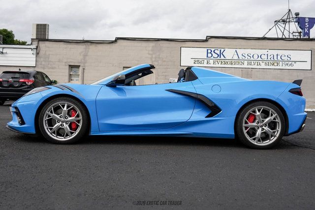 Used 2021 Chevrolet Corvette Stingray Premium Conv w/ Z51 Performance Package RWD image 3