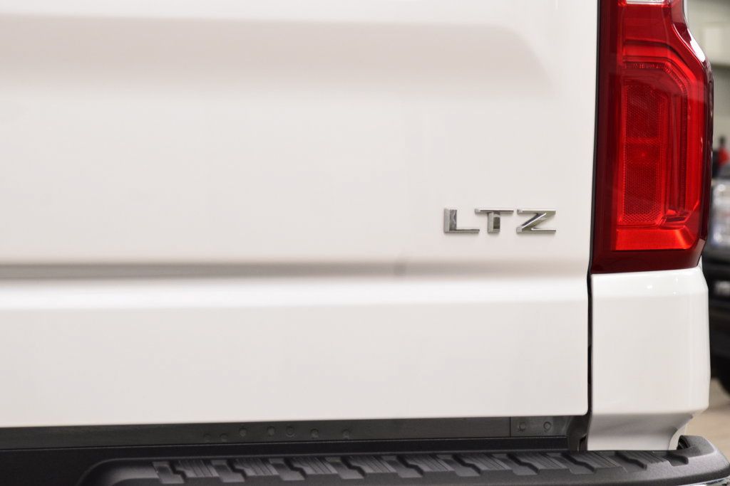 Used 2022 Chevrolet Silverado 1500 LTZ AWD/4WD image 23