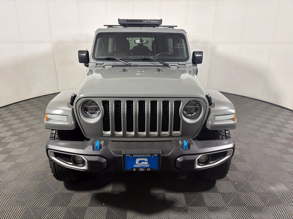 Used 2022 Jeep Wrangler Unlimited Sahara w/ Cold Weather Group AWD/4WD image 3