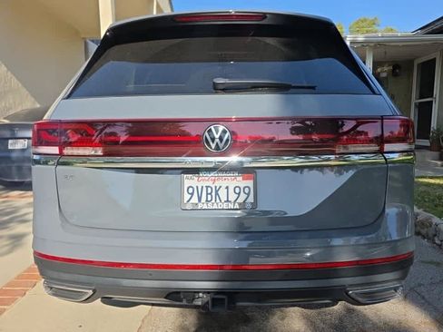 Used 2025 Volkswagen Atlas SE FWD image 4