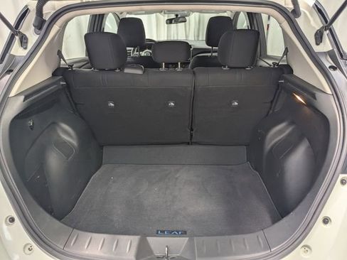 Used 2022 Nissan Leaf SV image 27