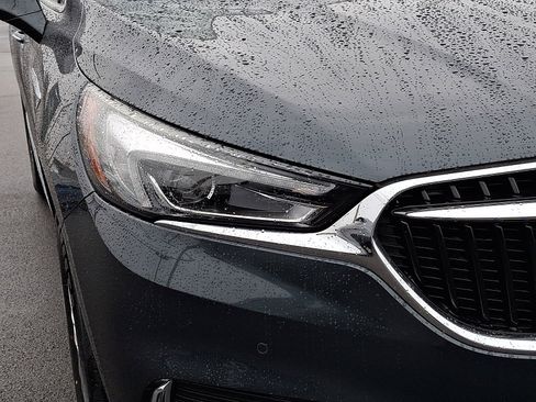 Used 2019 Buick Enclave Premium image 9