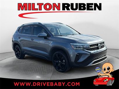 Used 2022 Volkswagen Taos SE w/ Panoramic Sunroof Package