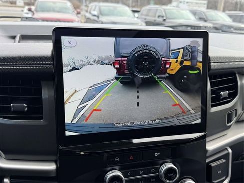 Used 2024 Ford Expedition Max XLT image 22