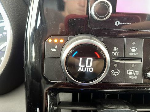 Used 2022 Toyota Highlander XSE FWD image 20