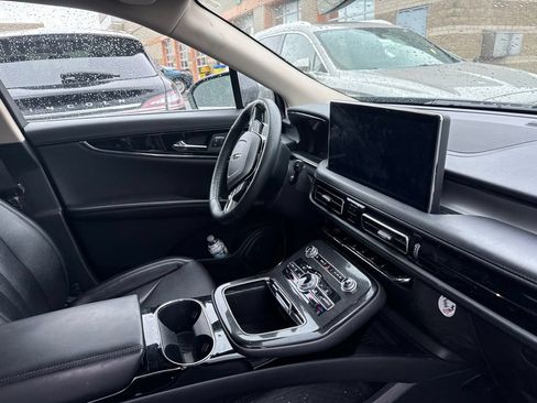 Used 2023 Lincoln Nautilus AWD w/ Premium Package image 7