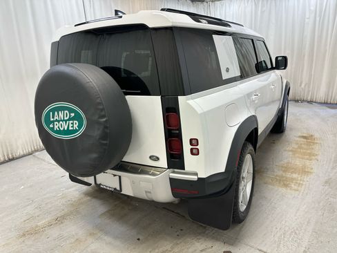 Used 2023 Land Rover Defender 110 SE AWD/4WD image 11