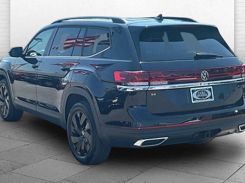 Used 2024 Volkswagen Atlas SE AWD/4WD image 9