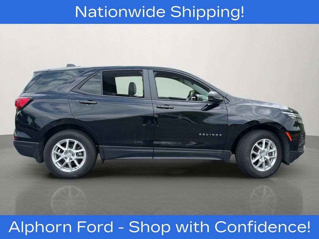 Used 2024 Chevrolet Equinox LS w/ LS Convenience Package FWD image 2