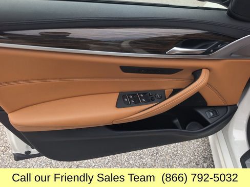 Used 2020 BMW 530i xDrive w/ M Sport Package AWD/4WD image 13