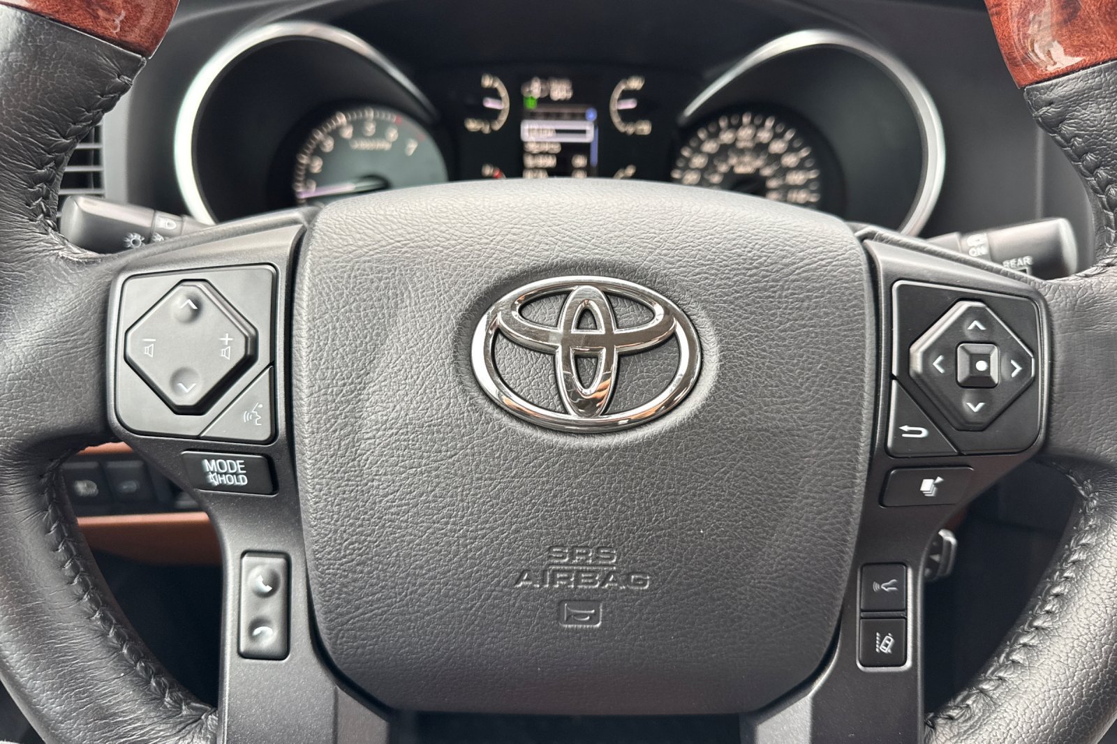 Used 2022 Toyota Sequoia Platinum AWD/4WD image 30