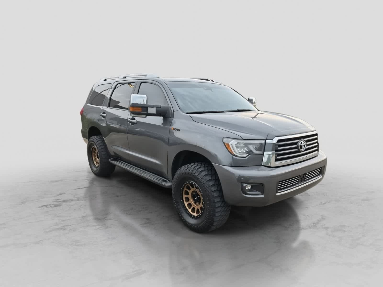 Used 2019 Toyota Sequoia SR5 AWD/4WD image 2