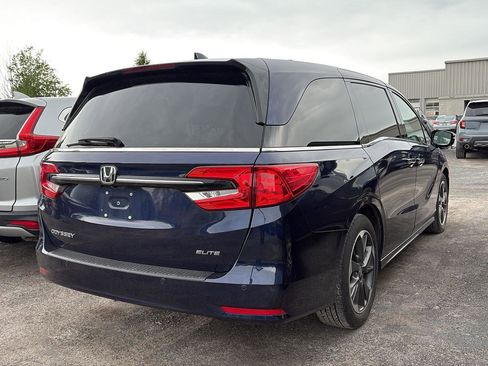 Used 2023 Honda Odyssey Elite image 3