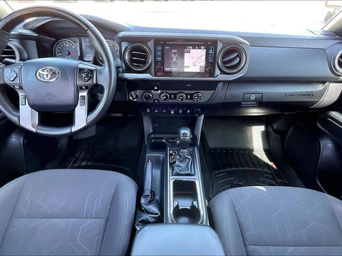 Used 2019 Toyota Tacoma TRD Off-Road image 15