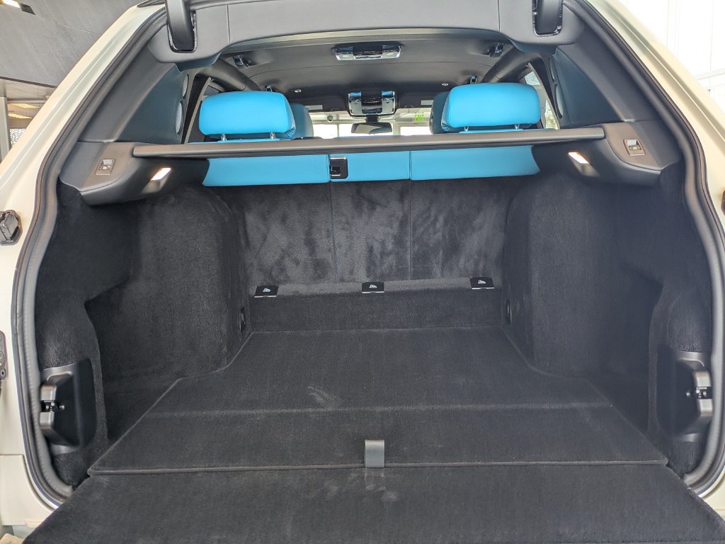 Used 2025 Rolls-Royce Cullinan AWD/4WD image 19