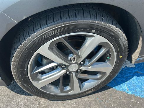 Used 2020 Hyundai Kona Limited FWD image 3