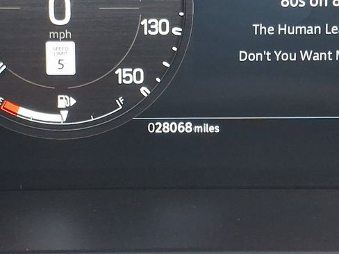 Used 2024 Land Rover Defender 110 S image 20