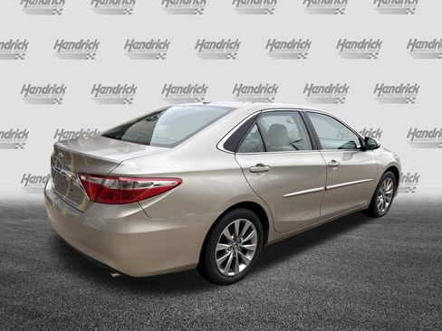Used 2017 Toyota Camry XLE image 10