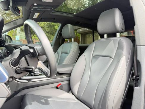 Used 2019 Audi Q8 Premium Plus w/ Premium Plus AWD/4WD image 13