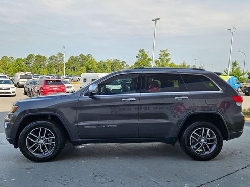 Used 2018 Jeep Grand Cherokee Limited AWD/4WD image 4