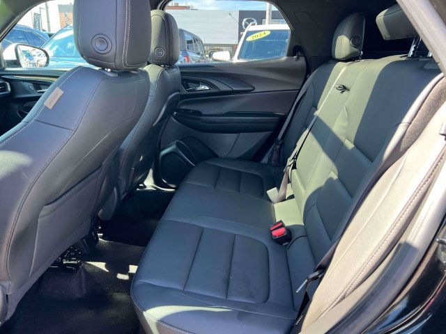 Used 2023 Chevrolet TrailBlazer ACTIV w/ Sun and Liftgate Package AWD/4WD image 12