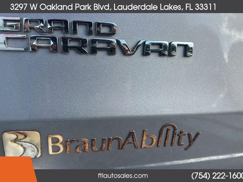 Used 2016 Dodge Grand Caravan SXT w/ Rear Park Assist Package image 14