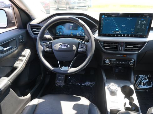 Used 2023 Ford Escape Platinum AWD/4WD image 21