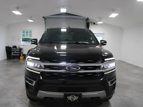 Used 2022 Ford Expedition Limited AWD/4WD image 3