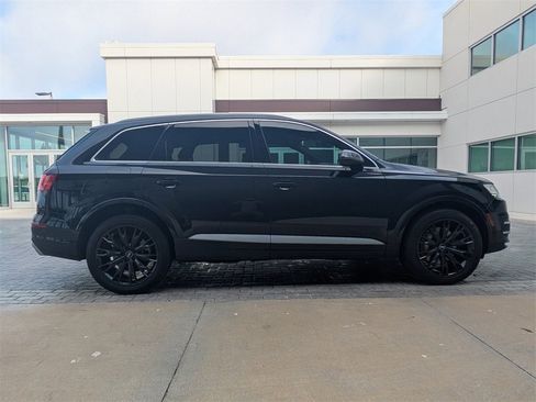 Used 2019 Audi Q7 3.0T Prestige w/ Prestige Package image 3