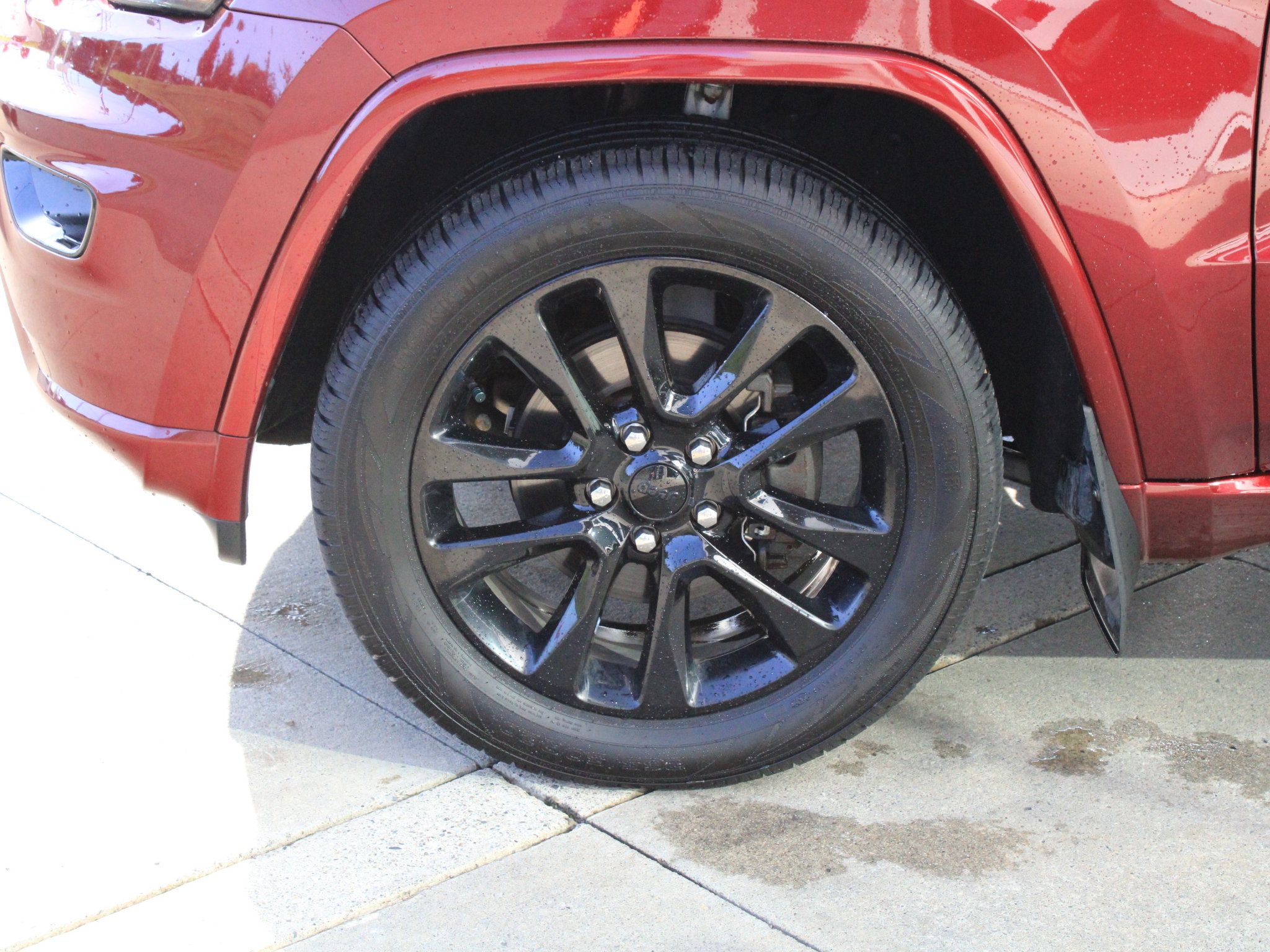 Used 2018 Jeep Grand Cherokee Altitude AWD/4WD image 38