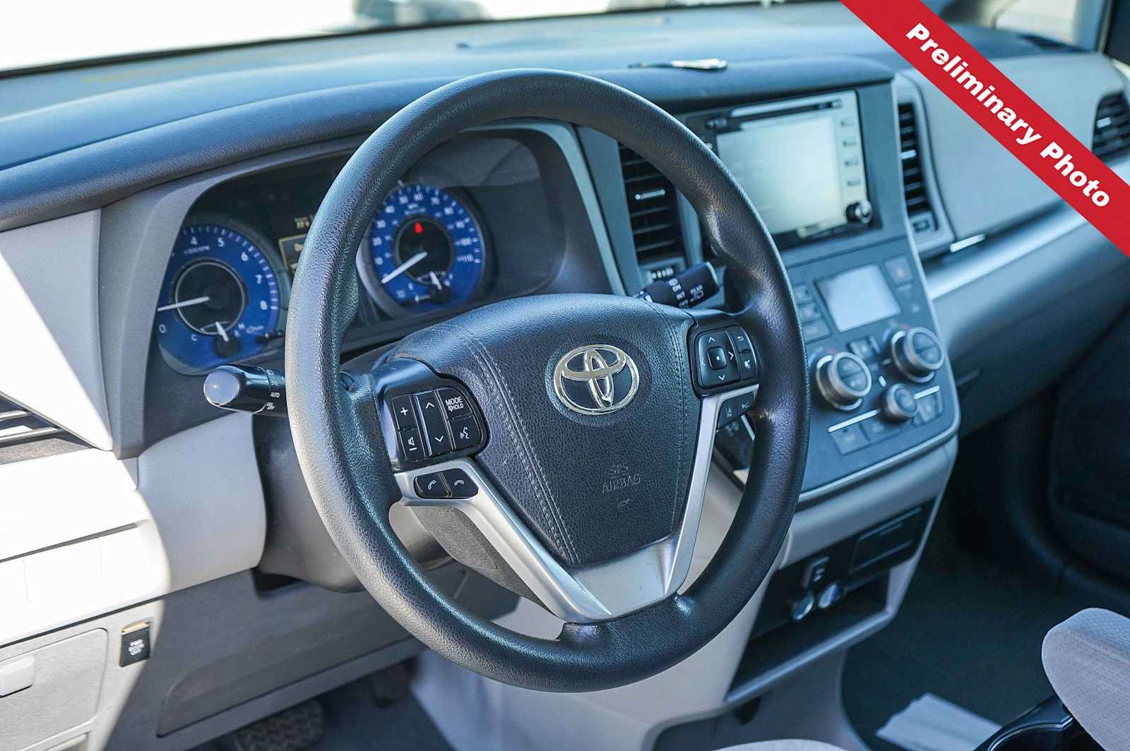 Used 2020 Toyota Sienna LE FWD image 14