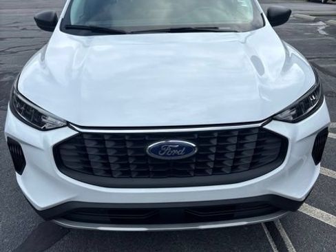 Used 2025 Ford Escape Active FWD image 6