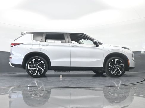 Used 2022 Mitsubishi Outlander SE image 67