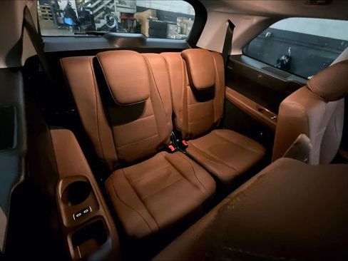 Used 2024 Mercedes-Benz GLS 450 4MATIC image 30