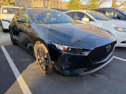 Used 2025 MAZDA MAZDA3 s Sport image 3
