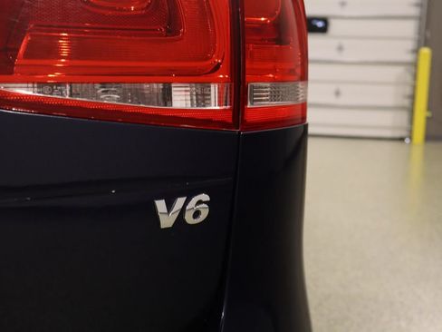 Used 2013 Volkswagen Touareg VR6 AWD/4WD image 15
