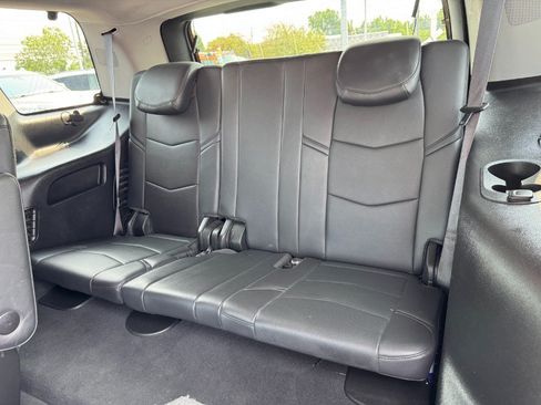 Used 2015 Cadillac Escalade Premium AWD/4WD image 17
