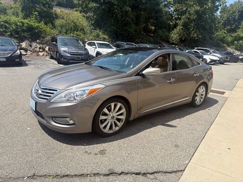 Used 2013 Hyundai Azera w/ Technology Pkg FWD image 3