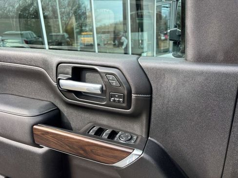 Used 2021 GMC Sierra 3500 SLT w/ SLT Premium Package image 18