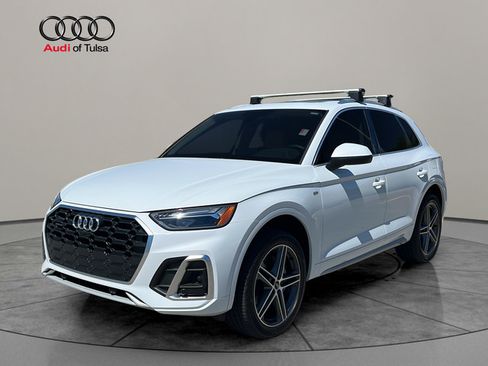 Used 2023 Audi Q5 e Premium Plus w/ Premium Plus Package AWD/4WD image 2