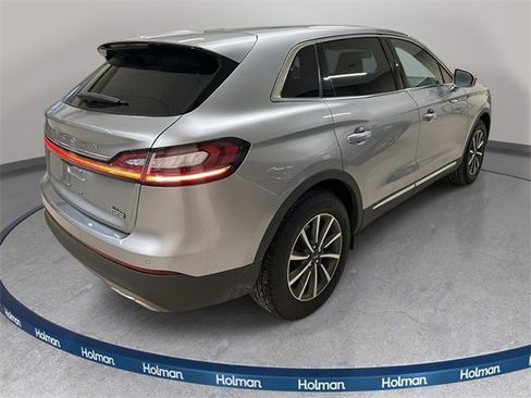 Used 2022 Lincoln Nautilus FWD image 4