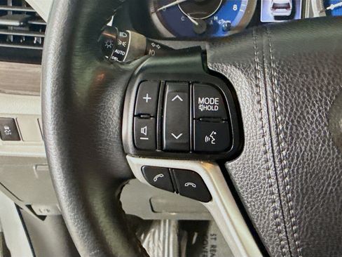 Used 2020 Toyota Sienna XLE FWD image 14