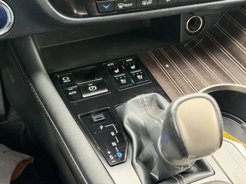Used 2018 Lexus RX 450hL Luxury w/ Accessory Package AWD/4WD image 28